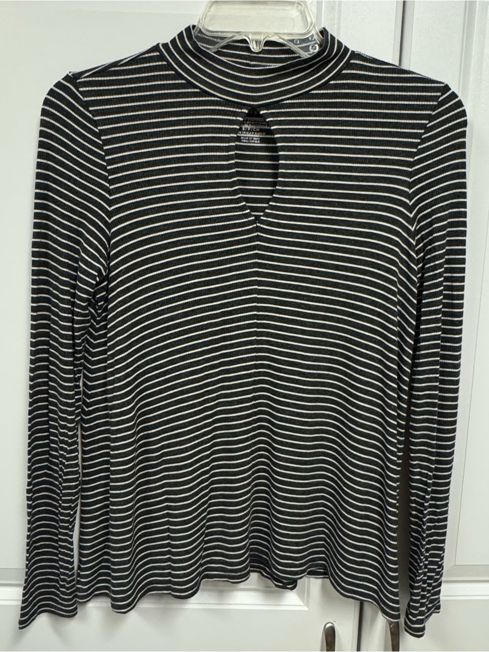 American Eagle Wmens Sm Soft & Sexy Rib White Gray Striped Top Keyhole Mock Neck
